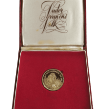 1977-32g-jan-van-riebeeck-gold-medallion-boxed